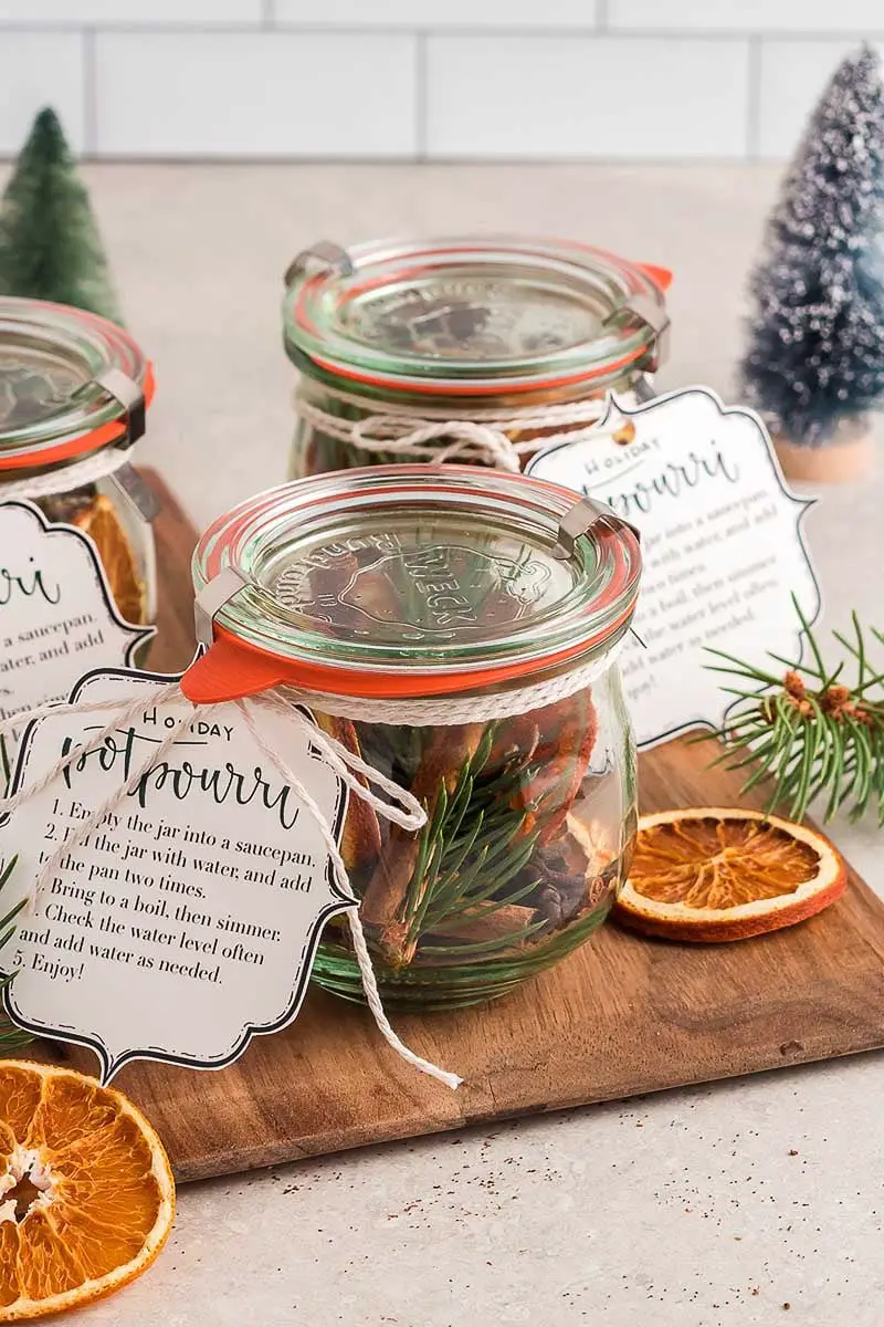 How to Make Christmas Simmering Potpourri