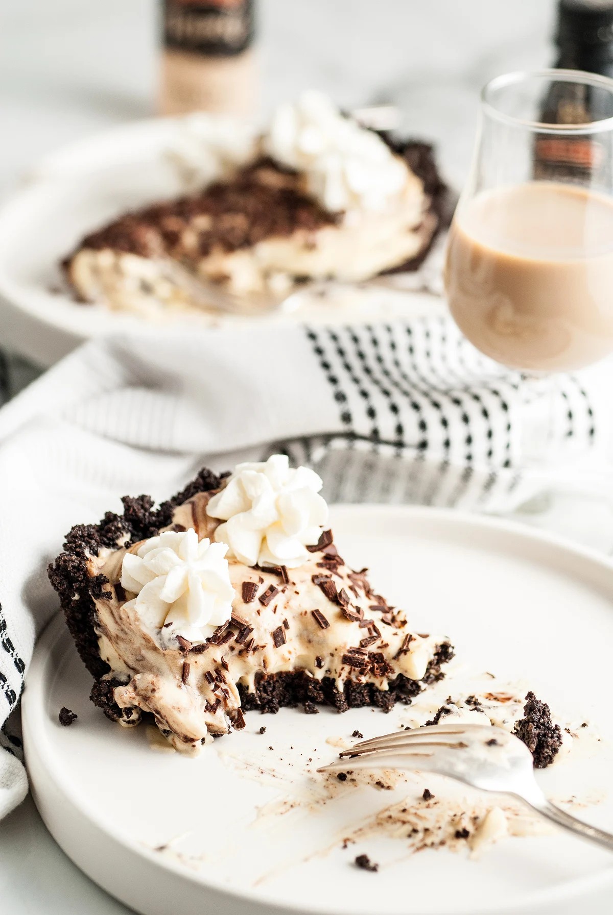 Baileys Irish Cream No Bake Pie with Oreo Crust