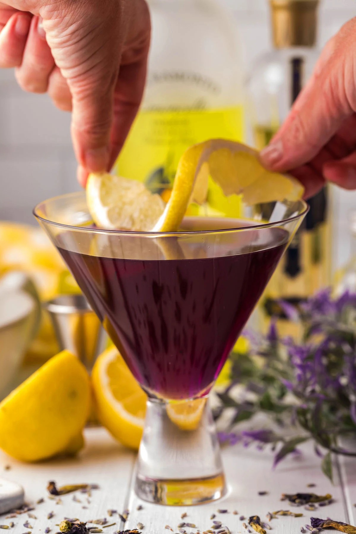 How to Make this Colour Changing Cocktail