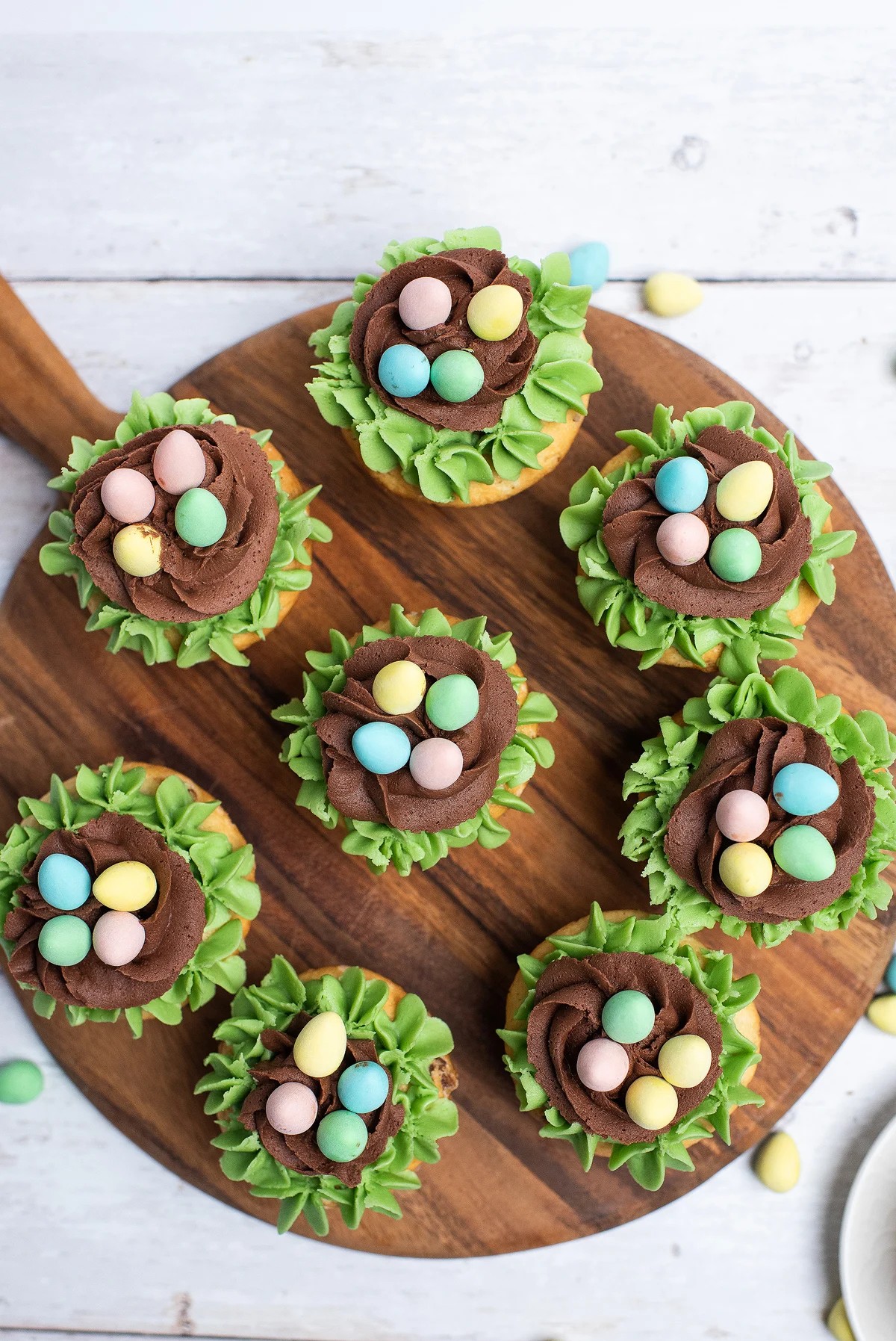 How to Store Easter Mini Egg Nest Cupcakes