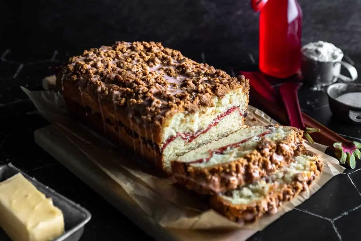 Rhubarb Coffee Cake with Cinnamon Streusel