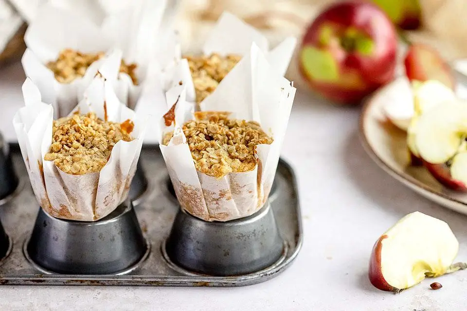 How to Store Autumn Apple Muffins