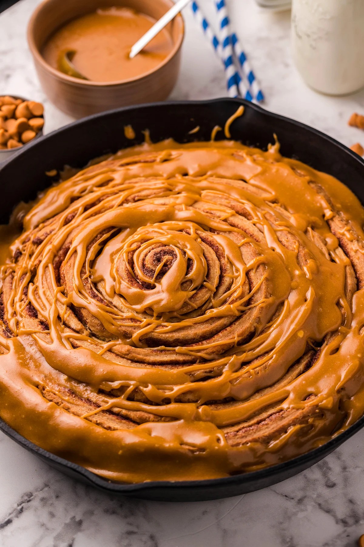 How to Make this Sticky Cinnamon Bun Cake