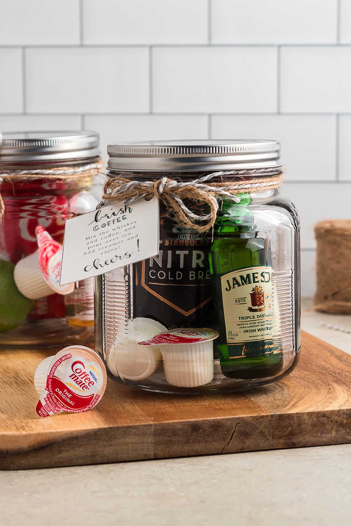 The Perfect Way to Present Mason Jar Cocktail Kits