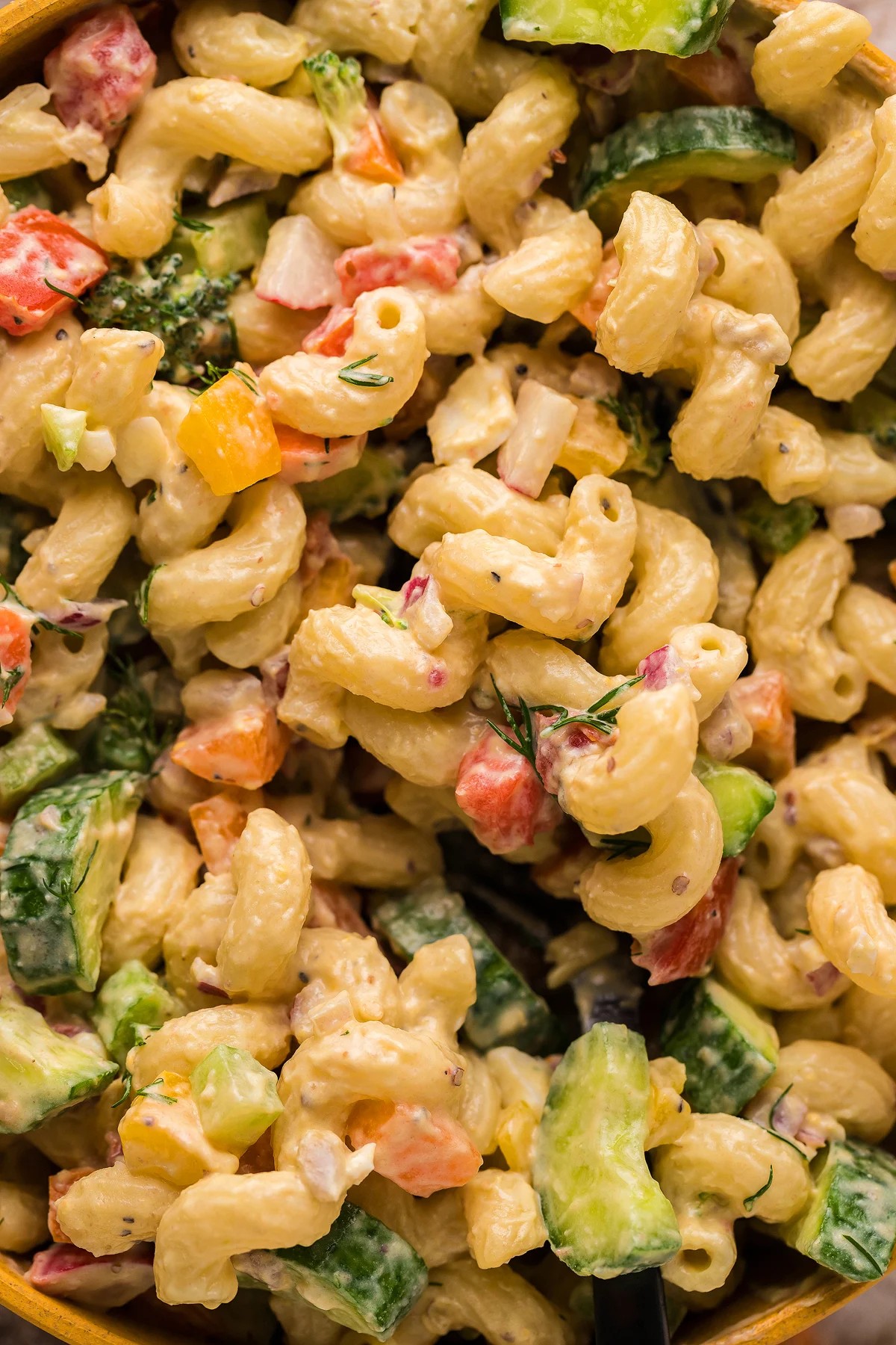 How to Serve Macaroni Salad with Vegetables