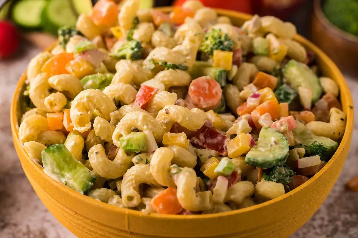 How to Make Garden Veggie Macaroni Salad