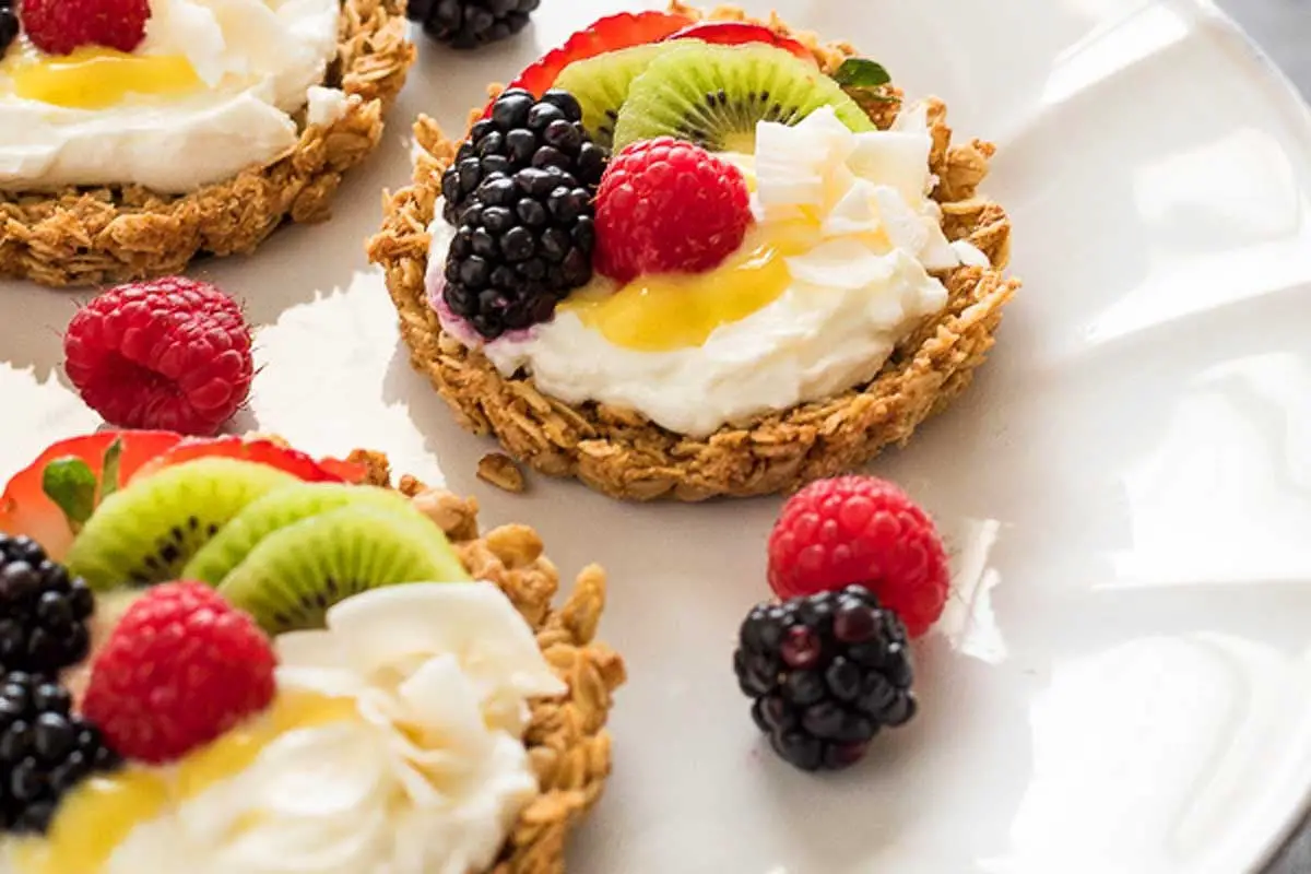 Breakfast Fruit Tarts With Granola Crust