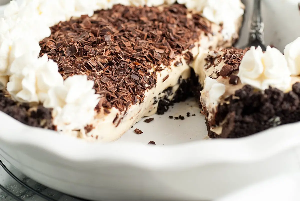 How to Make This Easy No Bake Bailey’s Pie