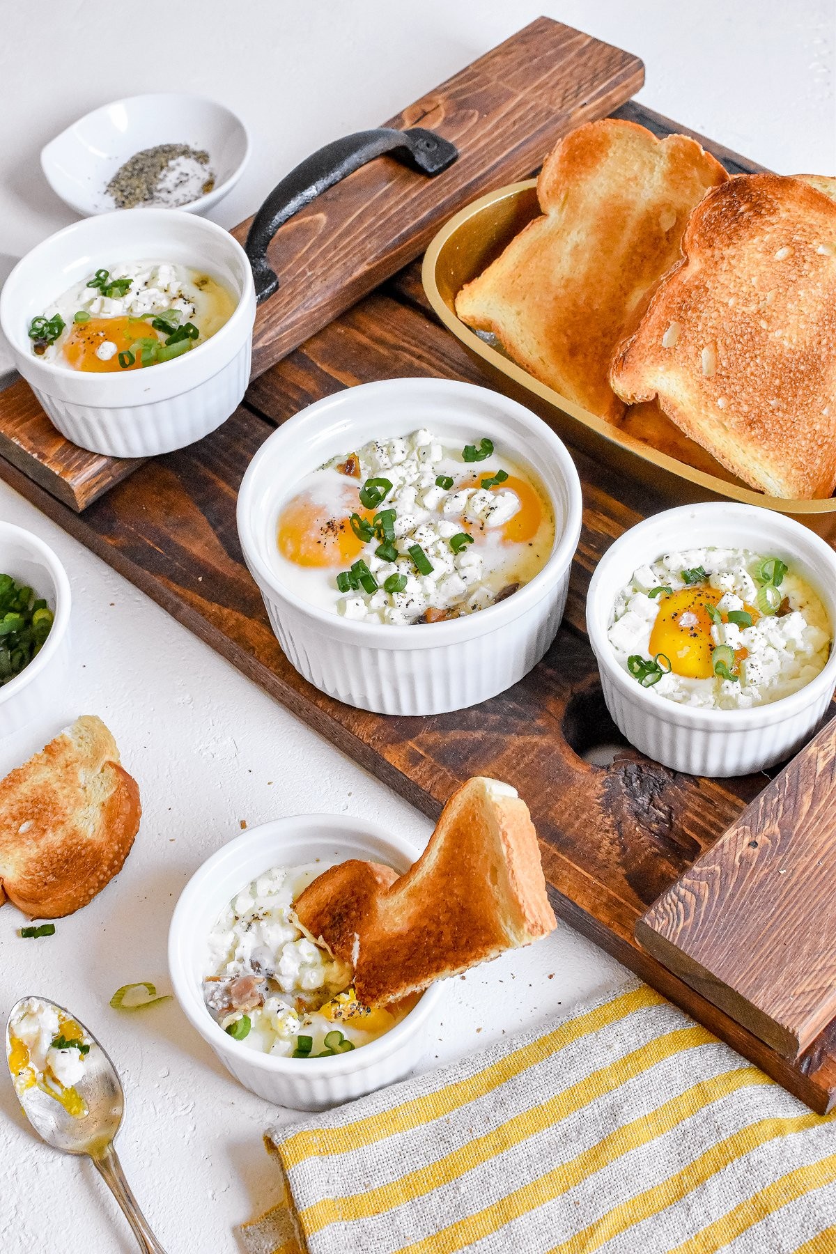 How to Make Baked Eggs en Cocotte