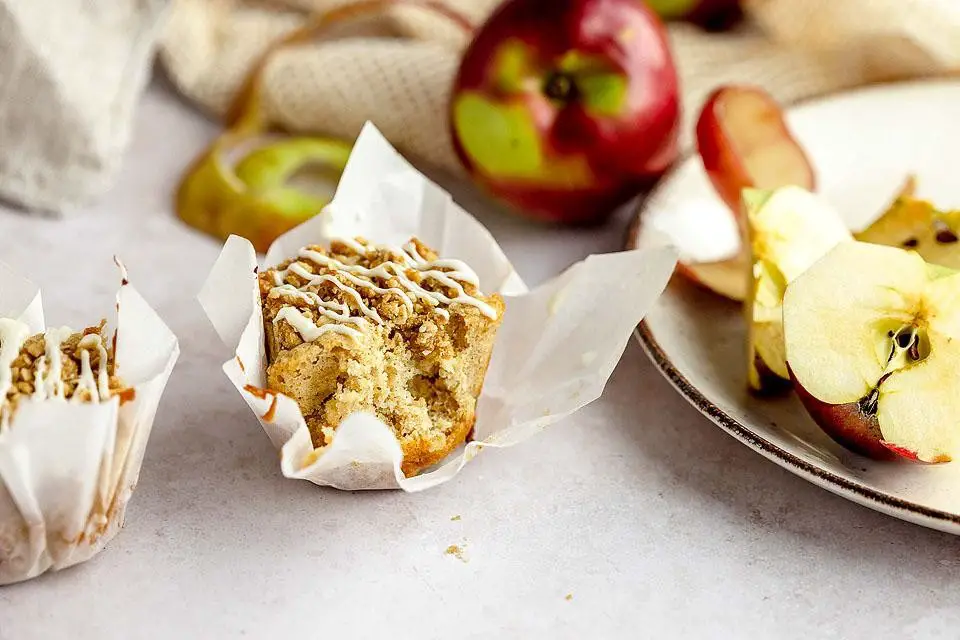 How to Store Autumn Apple Muffins