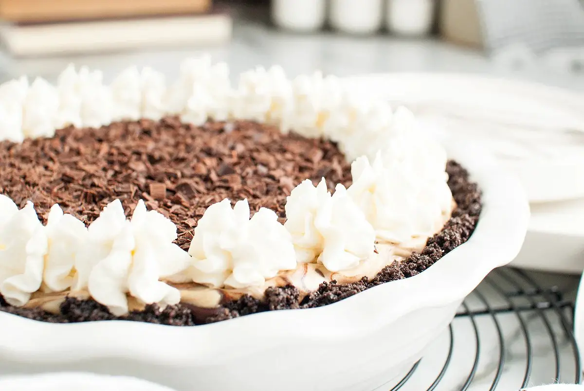 How to Make This Easy No Bake Bailey’s Pie