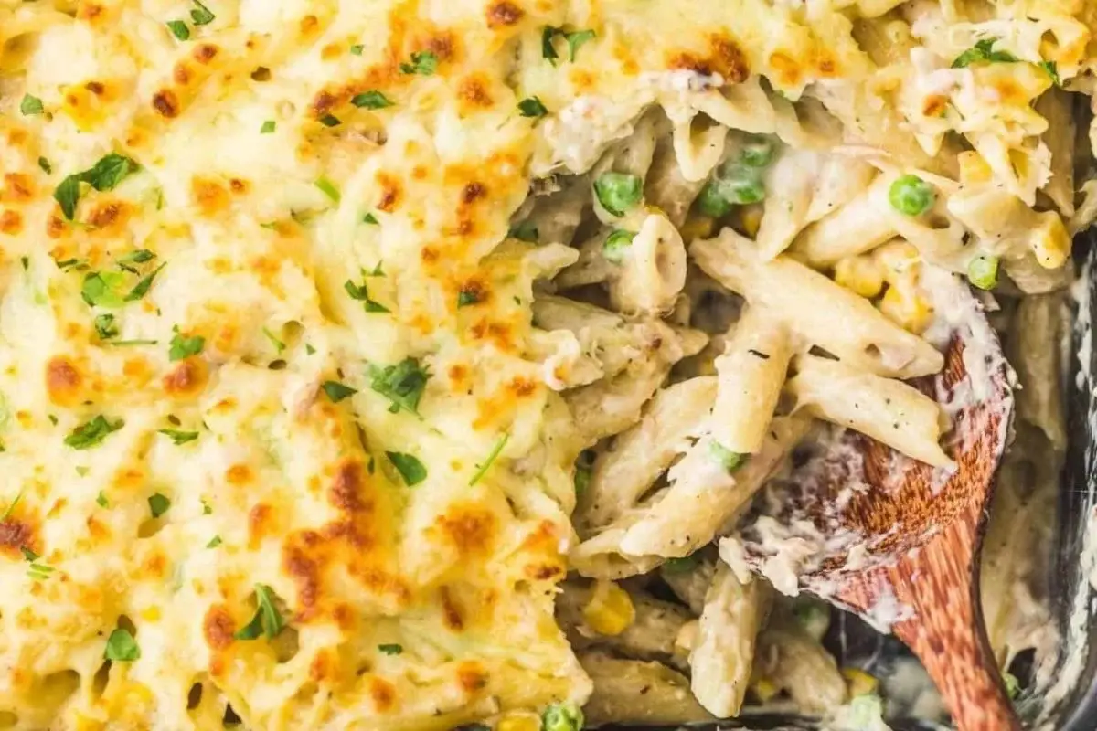 Creamy Tuna Pasta Bake (Tuna Casserole)