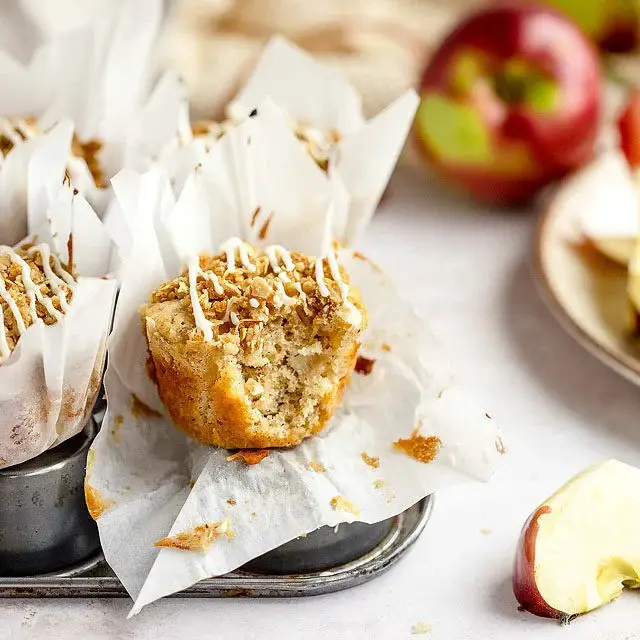 Apple Cinnamon Crumb Muffins Recipe